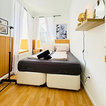 Comfy Rooms In A Shared Apt, 8Min To Rathausplatz Vienna Exterior photo