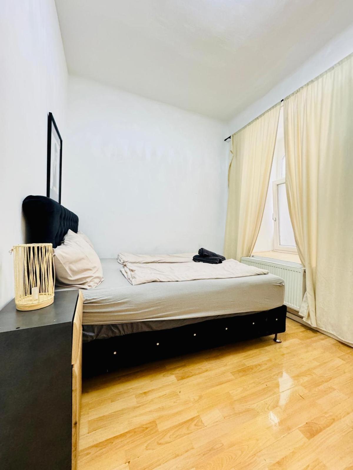 Comfy Rooms In A Shared Apt, 8Min To Rathausplatz Vienna Exterior photo