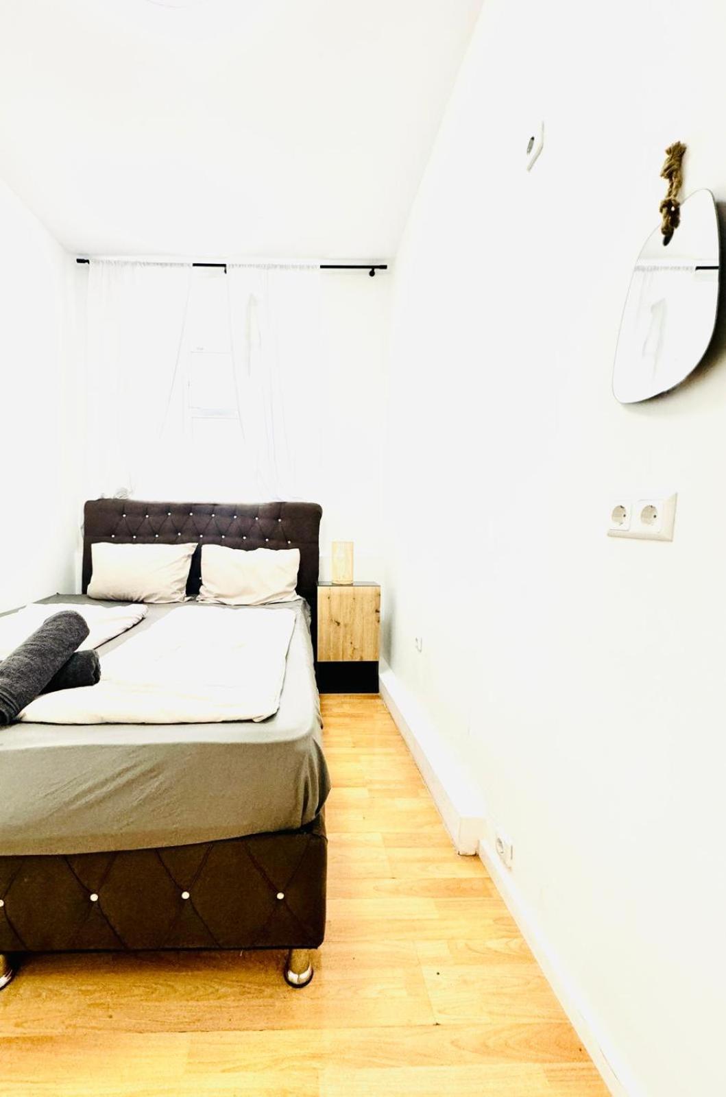 Comfy Rooms In A Shared Apt, 8Min To Rathausplatz Vienna Exterior photo