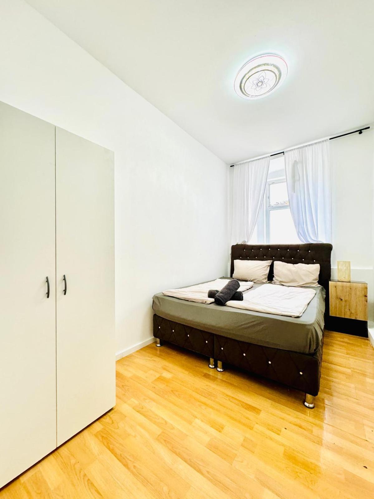 Comfy Rooms In A Shared Apt, 8Min To Rathausplatz Vienna Exterior photo